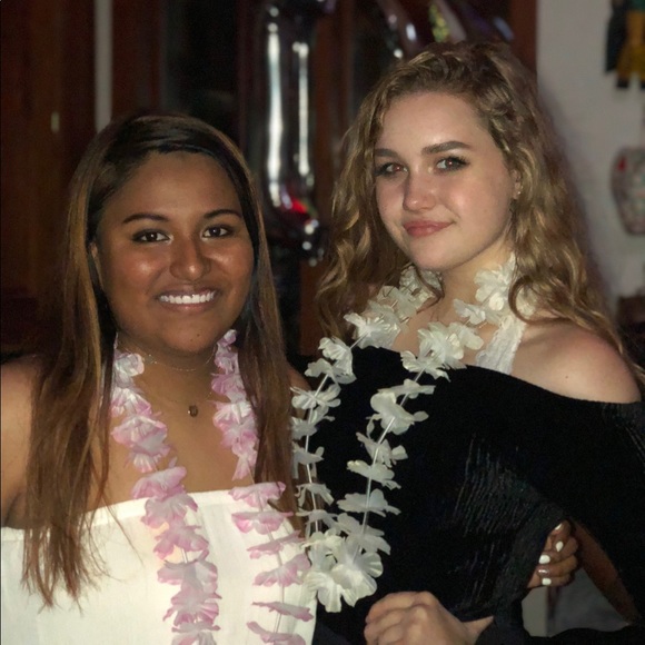 Meet your Posher, Maura - Picture 1 of 1